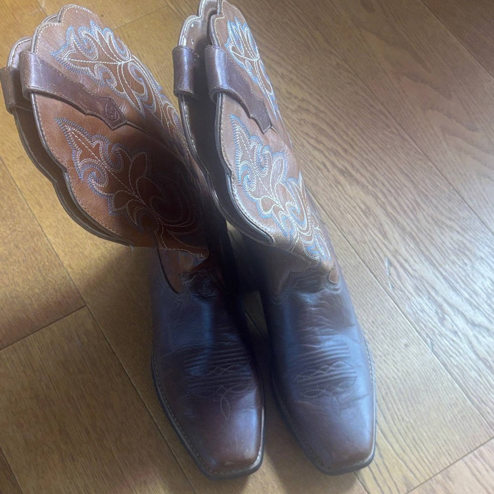 ARIAT Brown Embroidered Leather Western Cowboy Boots